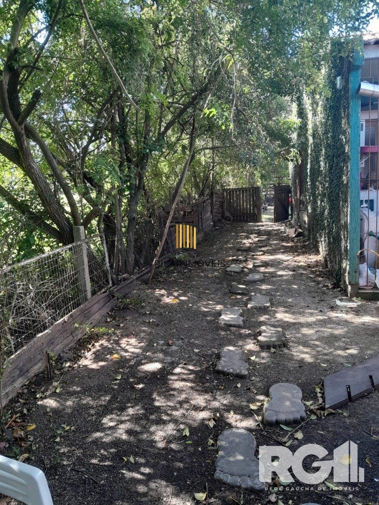 Casa 3 dormitórios no bairro Hípica