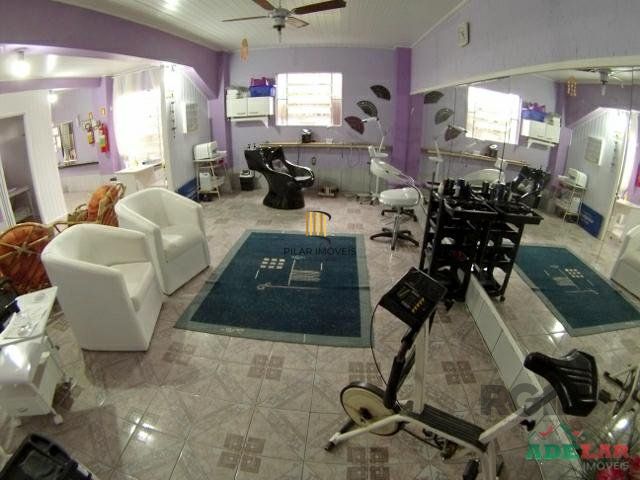 Casa 4 dormitórios no bairro Itapuã