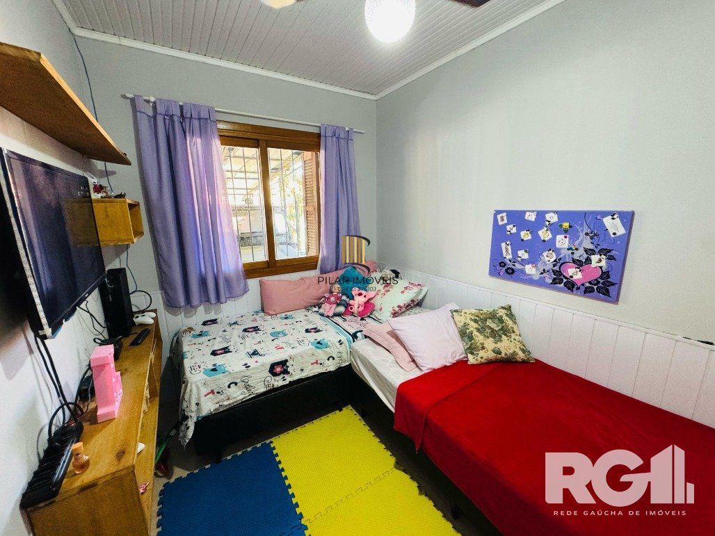 Casa 2 dormitórios no bairro Hípica