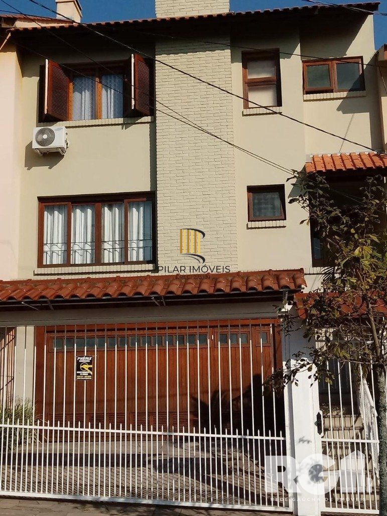 Casa 3 dormitórios no bairro Espírito Santo