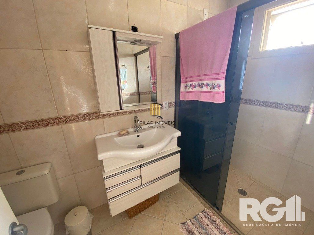 Casa 4 dormitórios no bairro Ipanema