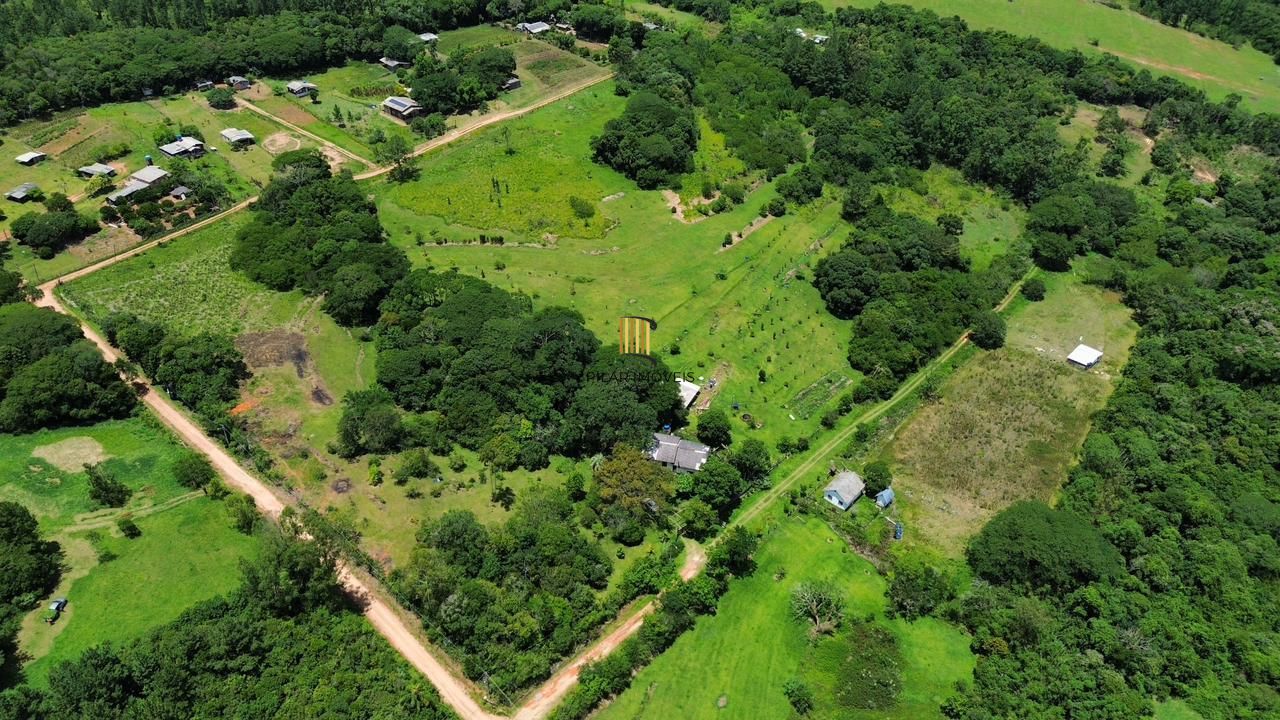 Sítio 3 dormitórios no bairro Branquinha