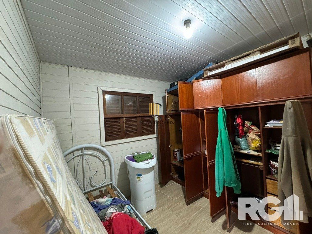 Casa 2 dormitórios no bairro Itapuã