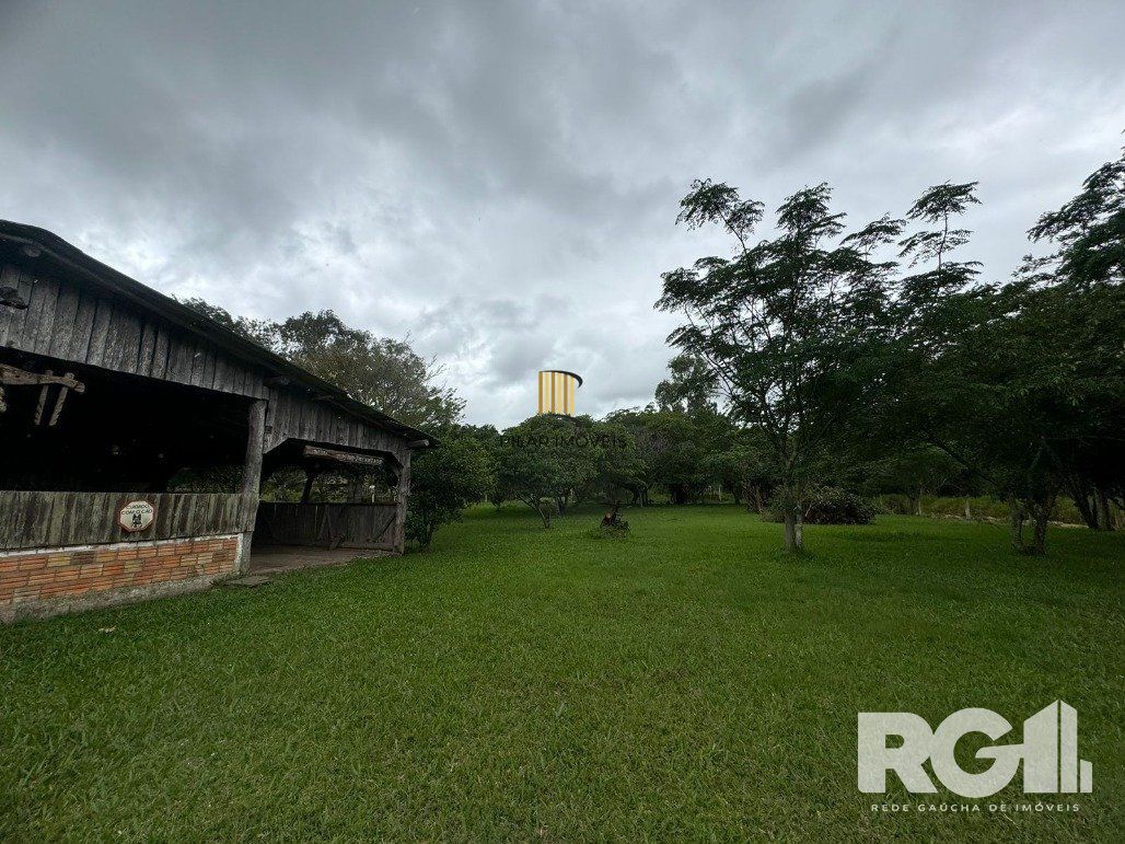 Sítio 1 dormitório no bairro Parque Florestal Itapuã