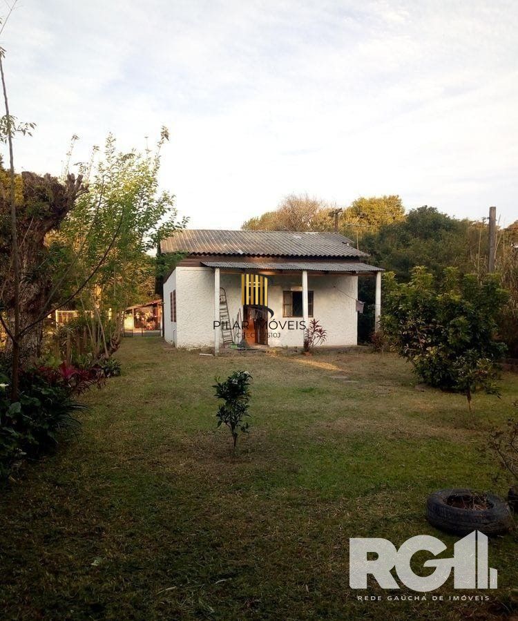 Casa 2 dormitórios no bairro Lami
