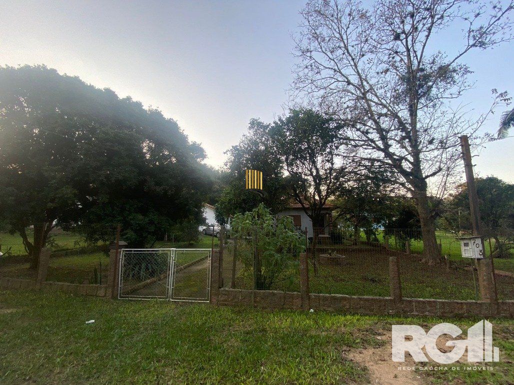 Sítio 3 dormitórios no bairro Itapuã
