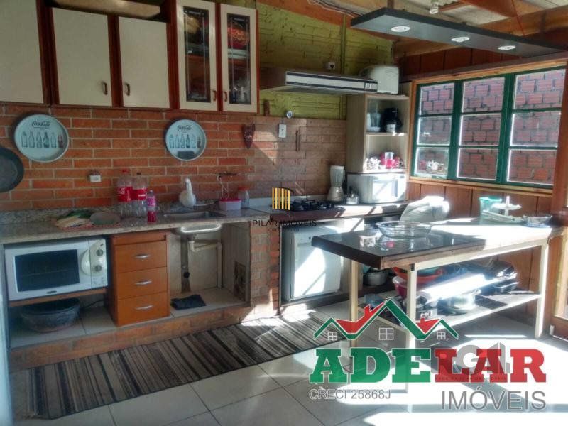 Casa 4 dormitórios no bairro Restinga