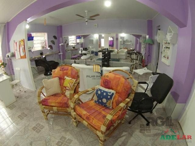 Casa 4 dormitórios no bairro Itapuã