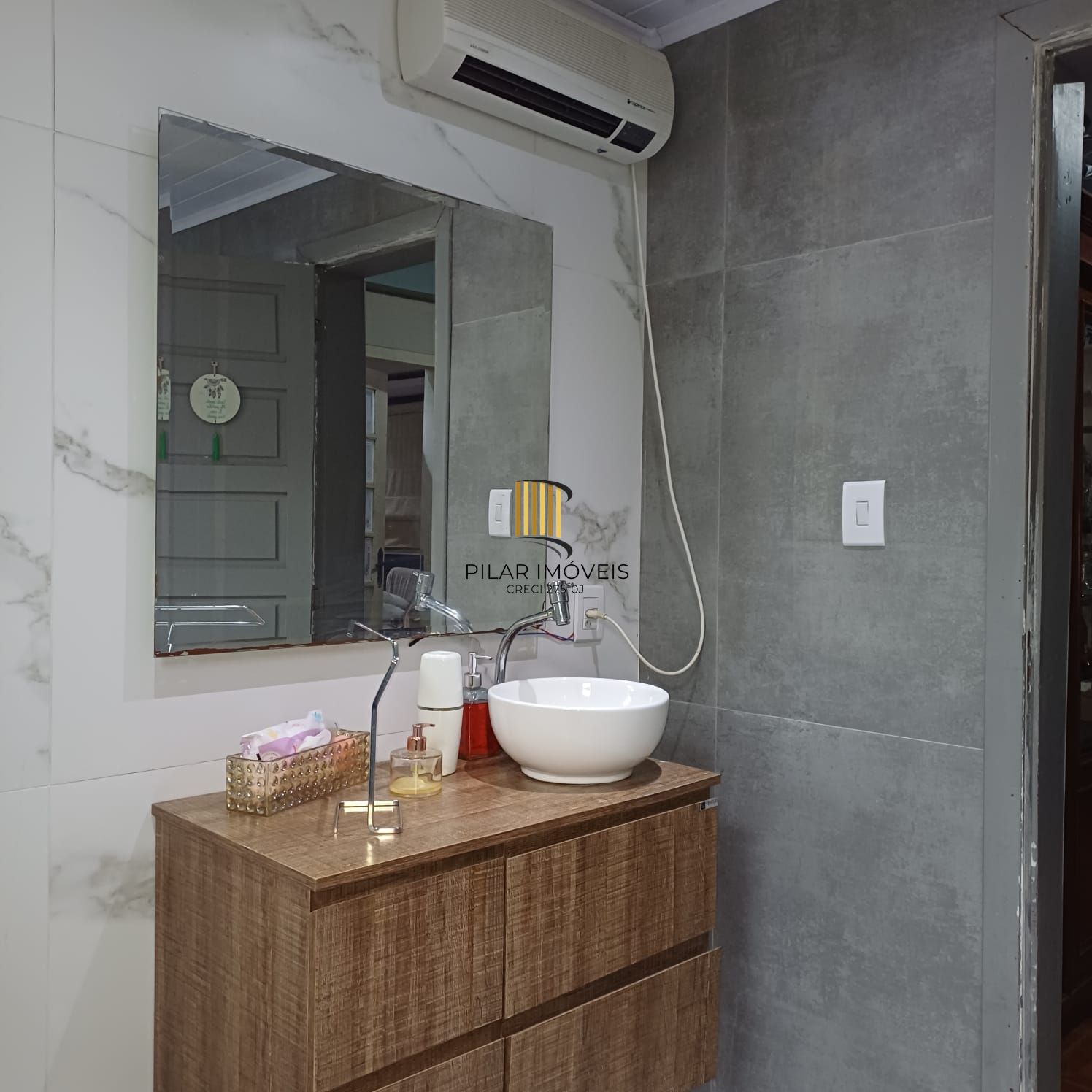 Casa 3 dormitórios no bairro Nonoai