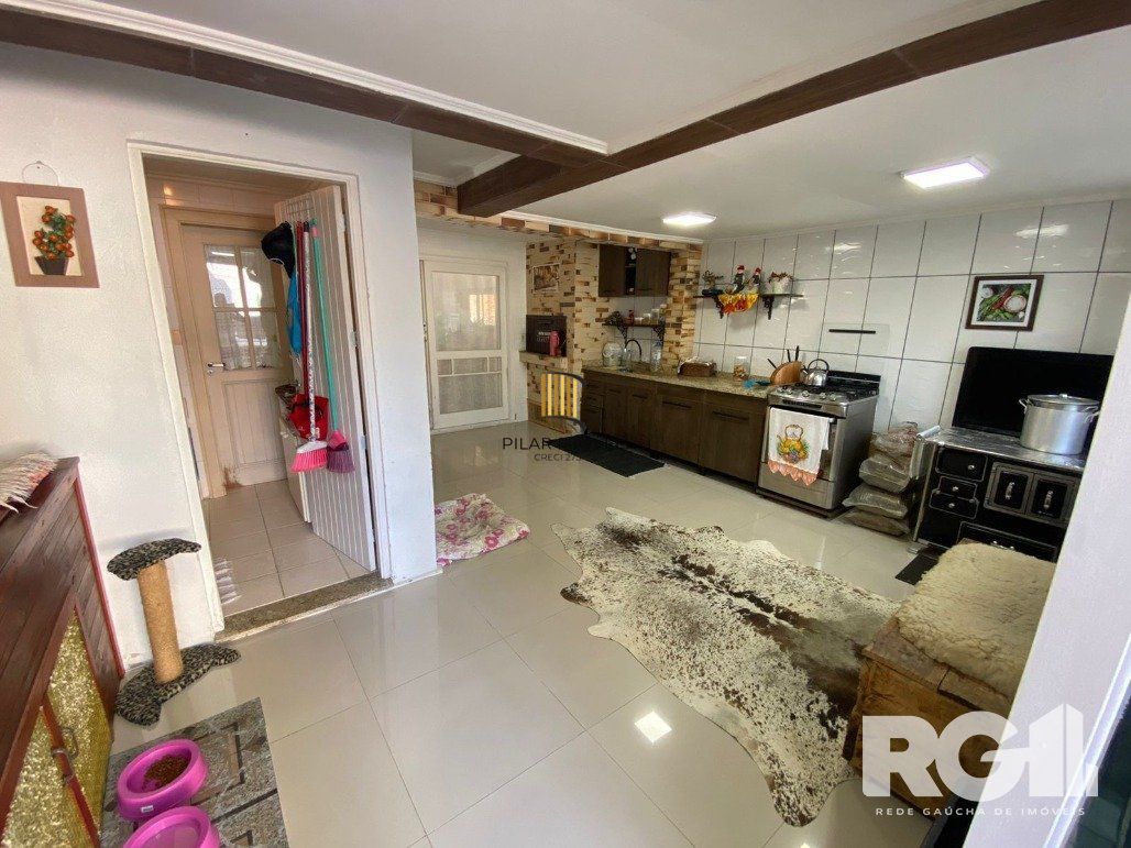 Casa 4 dormitórios no bairro Ipanema