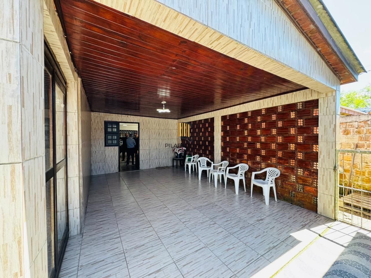 Casa 3 dormitórios no bairro Lami