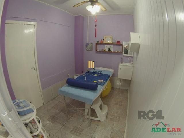 Casa 4 dormitórios no bairro Itapuã