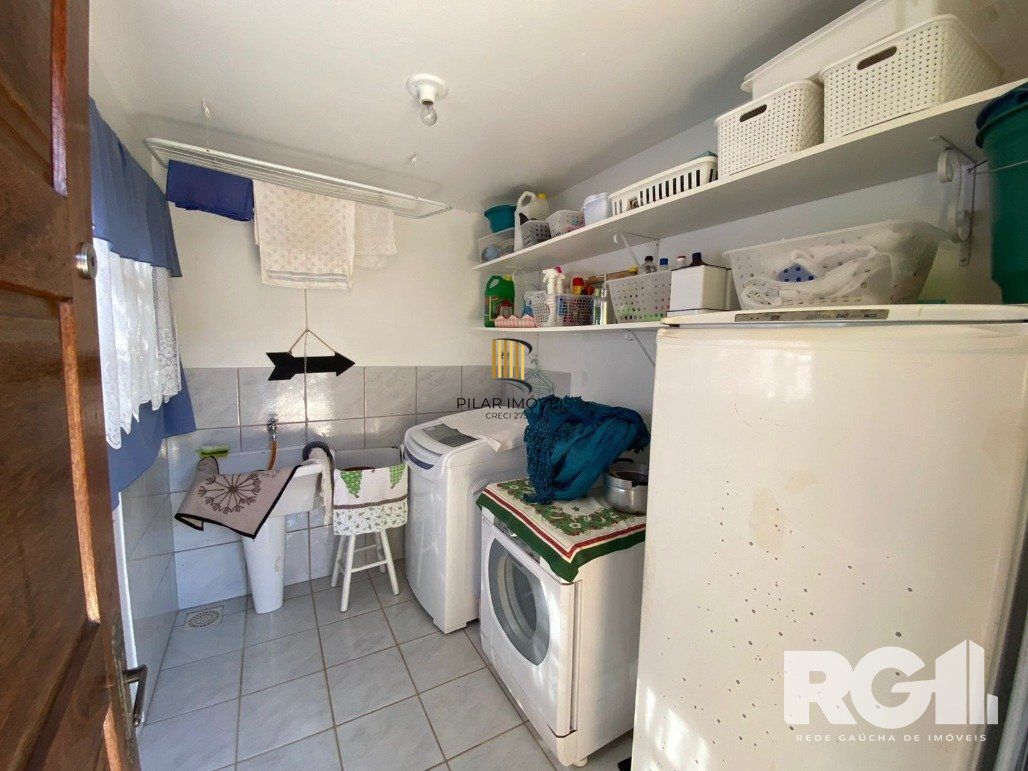 Casa 3 dormitórios no bairro Hípica
