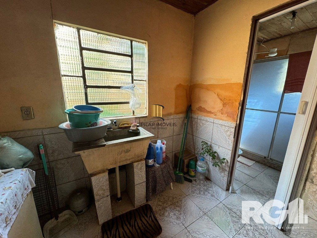 Casa 2 dormitórios no bairro Lami