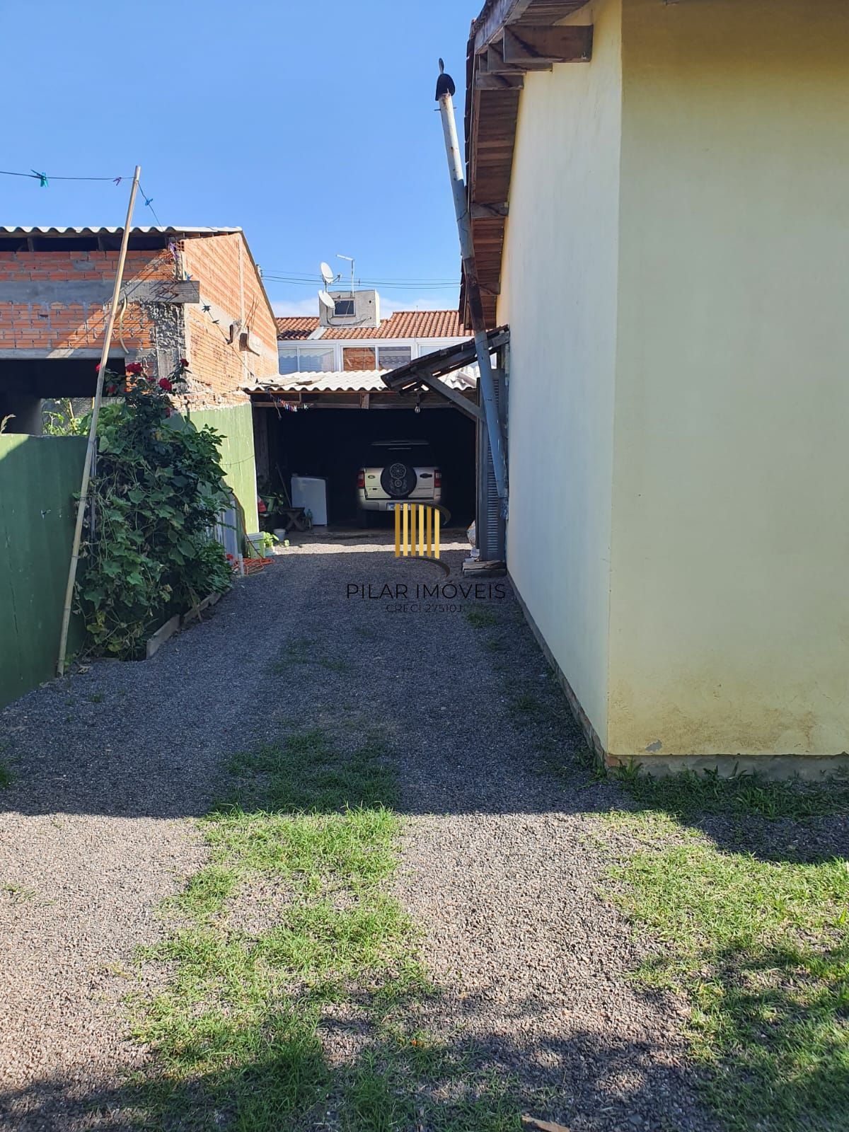 Casa 3 dormitórios no bairro Restinga