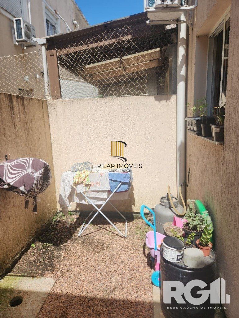 Sobrado 2 dormitórios no bairro Restinga
