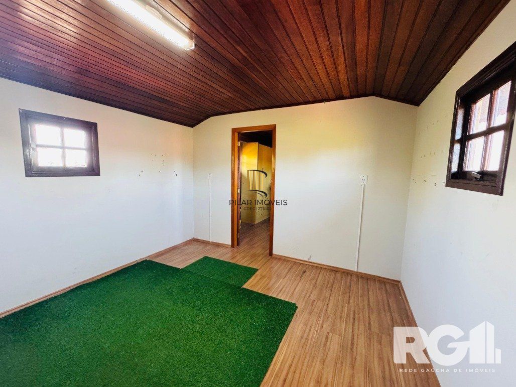 Casa 4 dormitórios no bairro Hípica