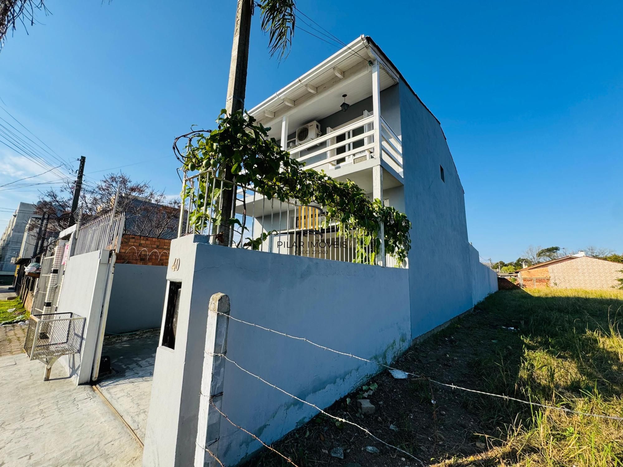 Casa 2 dormitórios no bairro Restinga