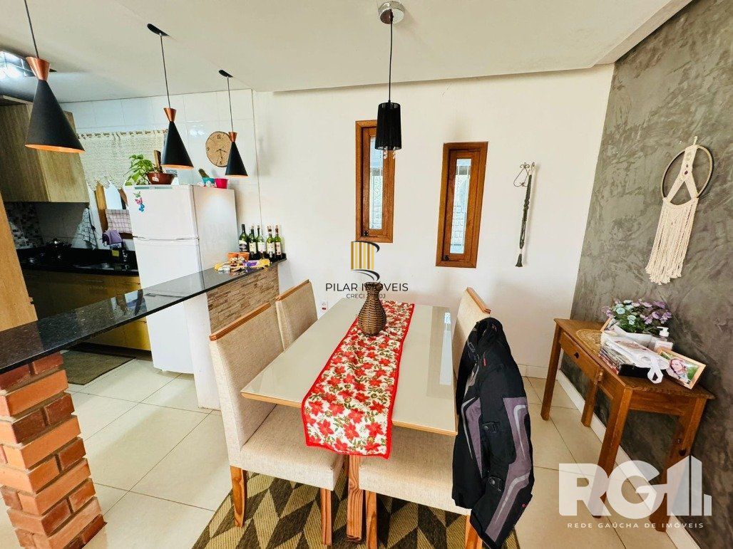 Casa 3 dormitórios no bairro Lami