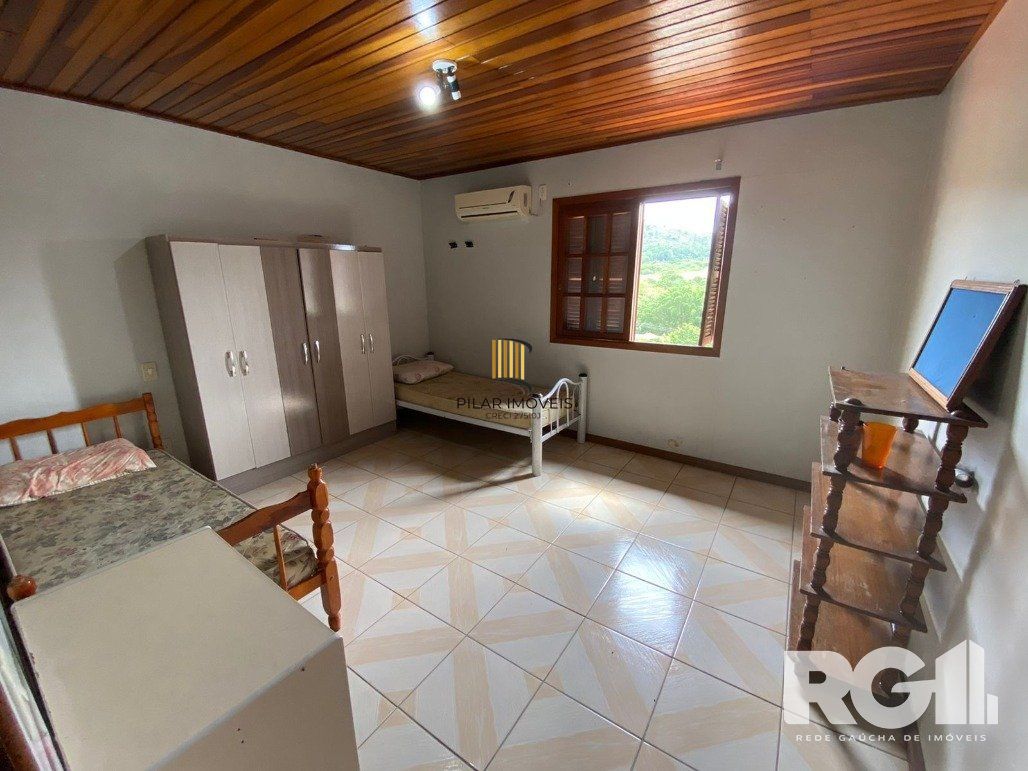 Casa 3 dormitórios no bairro Hípica