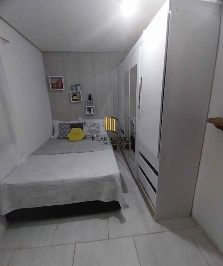 Casa 3 dormitórios no bairro Esmeralda