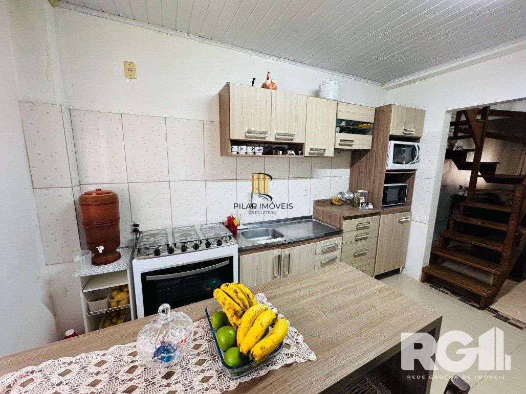 Casa 2 dormitórios no bairro Hípica