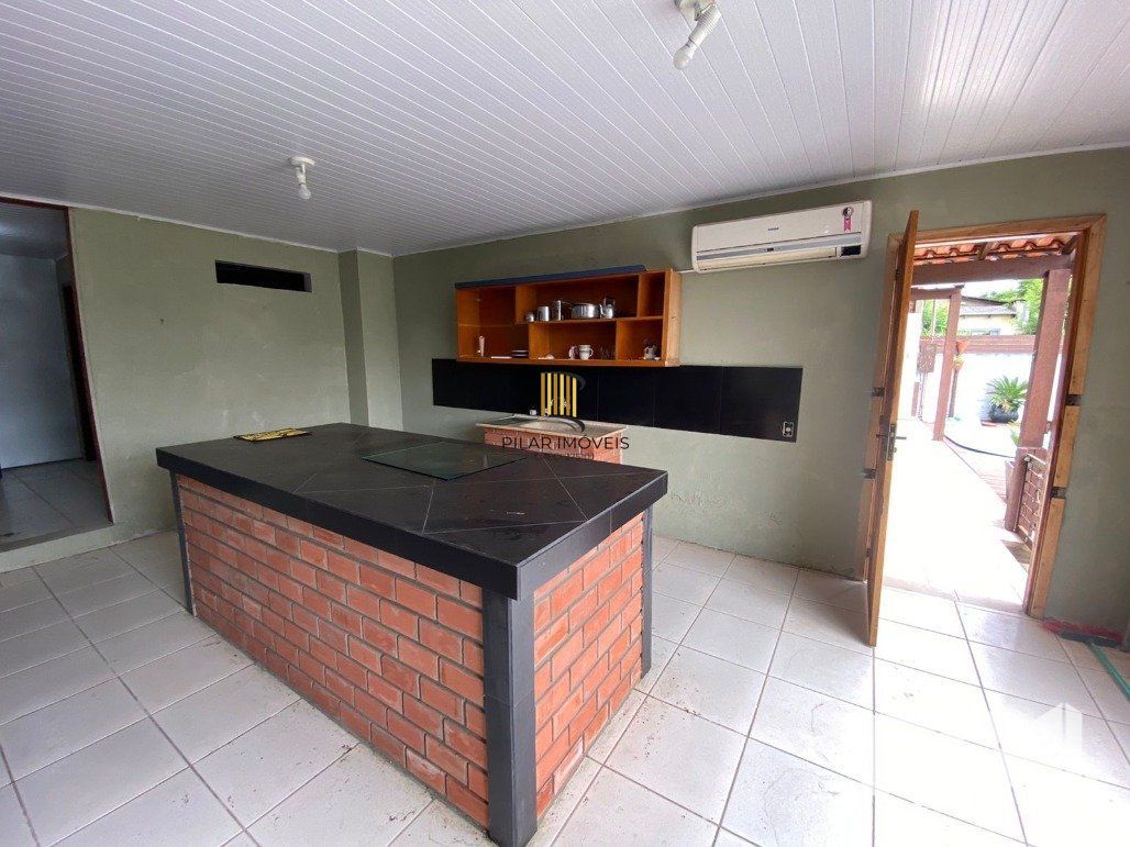 Casa 3 dormitórios no bairro Hípica