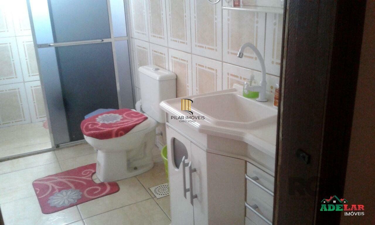 Casa 3 dormitórios no bairro Medianeira