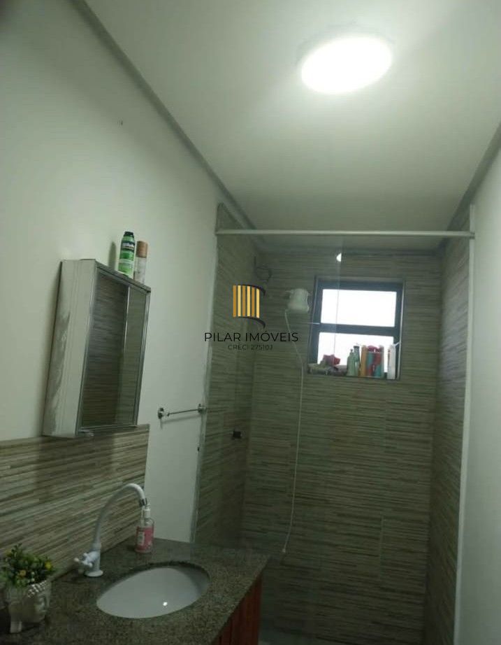 Casa 3 dormitórios no bairro Esmeralda