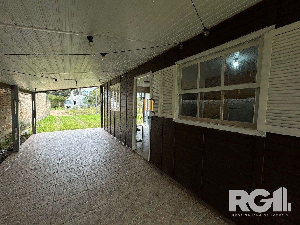 Casa 2 dormitórios no bairro Itapuã