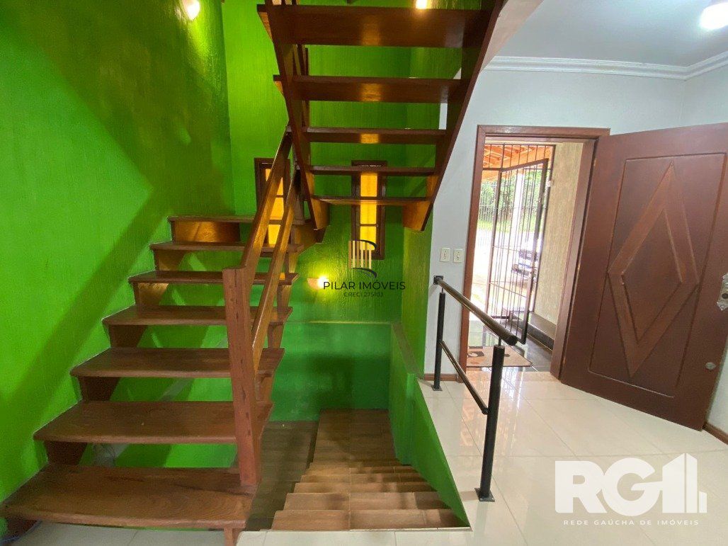 Casa 3 dormitórios no bairro Hípica