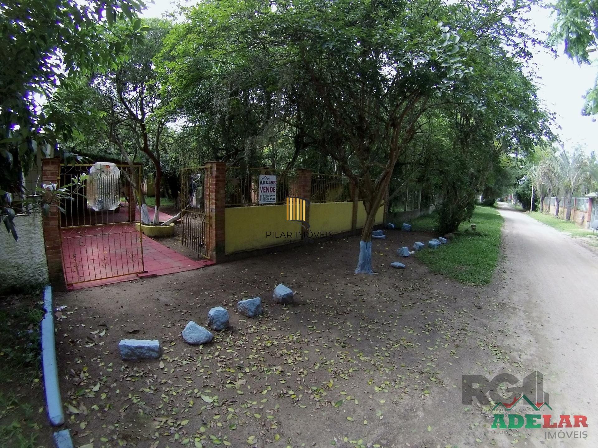Casa 2 dormitórios no bairro Lami