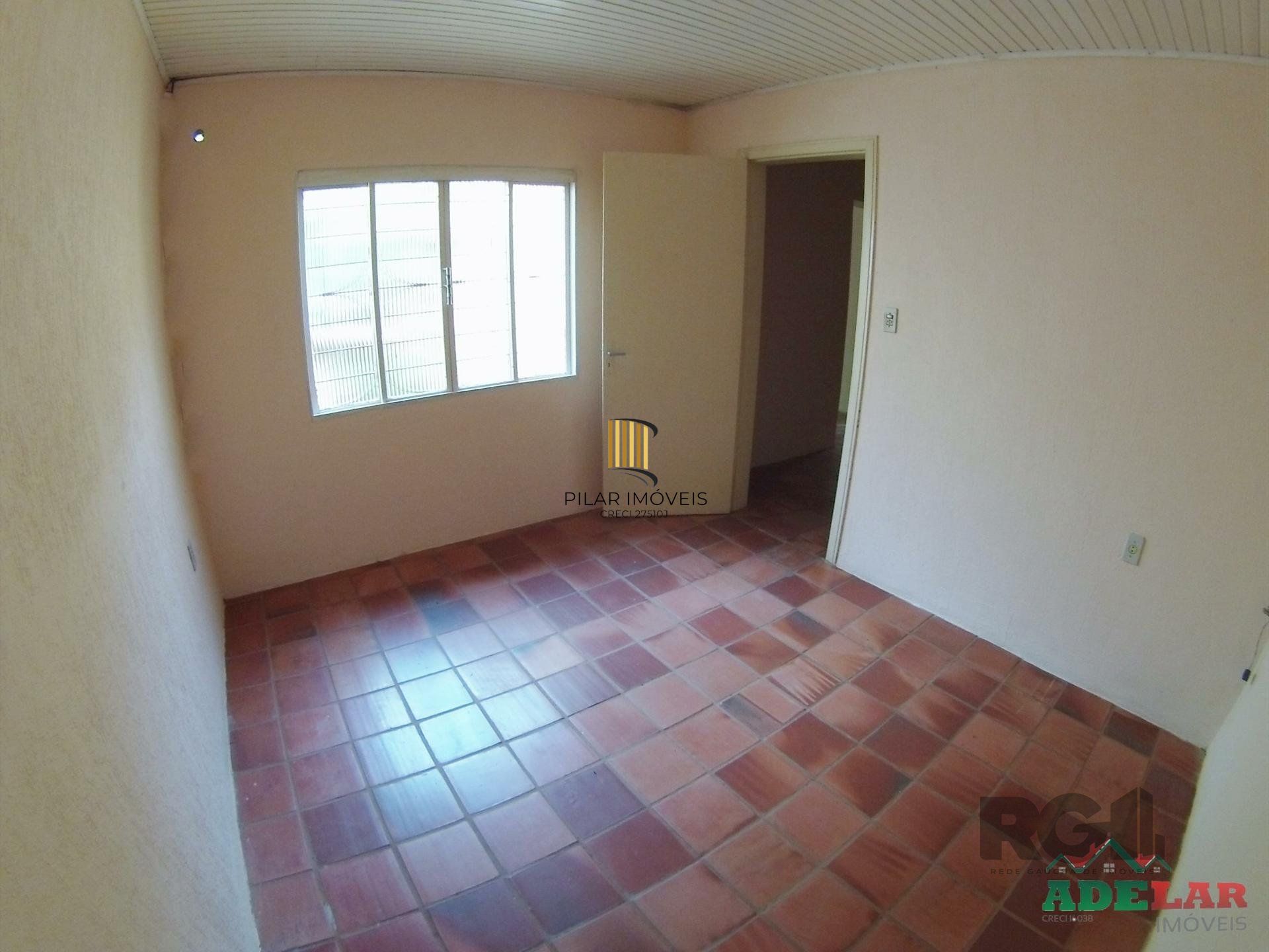 Casa 2 dormitórios no bairro Lami