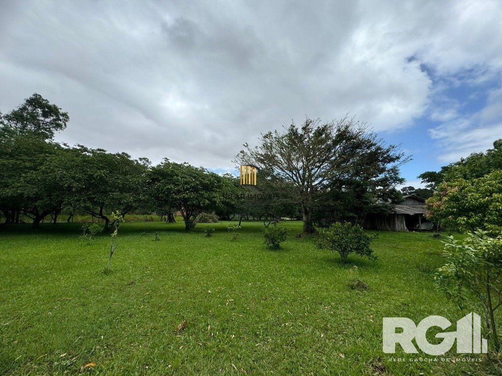 Sítio 1 dormitório no bairro Parque Florestal Itapuã