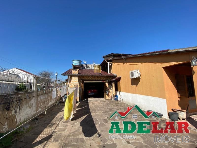 Casa 3 dormitórios no bairro Restinga
