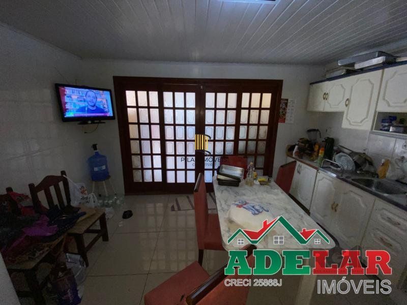 Casa 3 dormitórios no bairro Restinga
