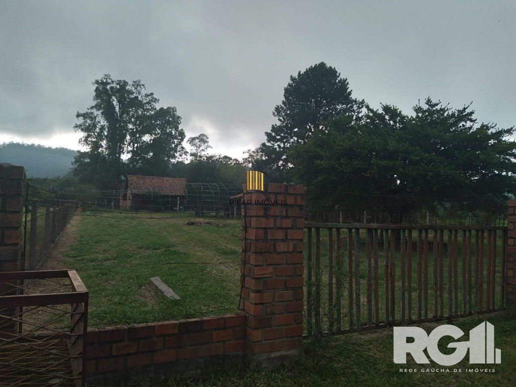 Sítio 2 dormitórios no bairro Parque Florestal Itapuã