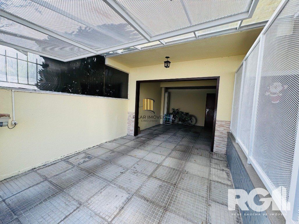 Casa 4 dormitórios no bairro Hípica