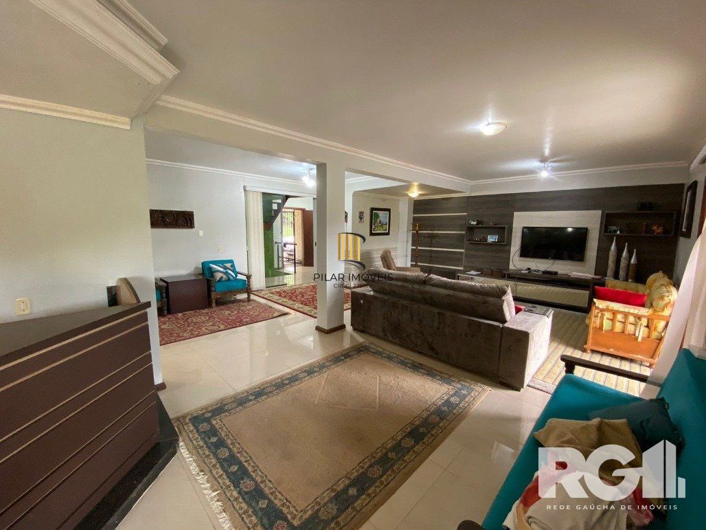 Casa 3 dormitórios no bairro Hípica