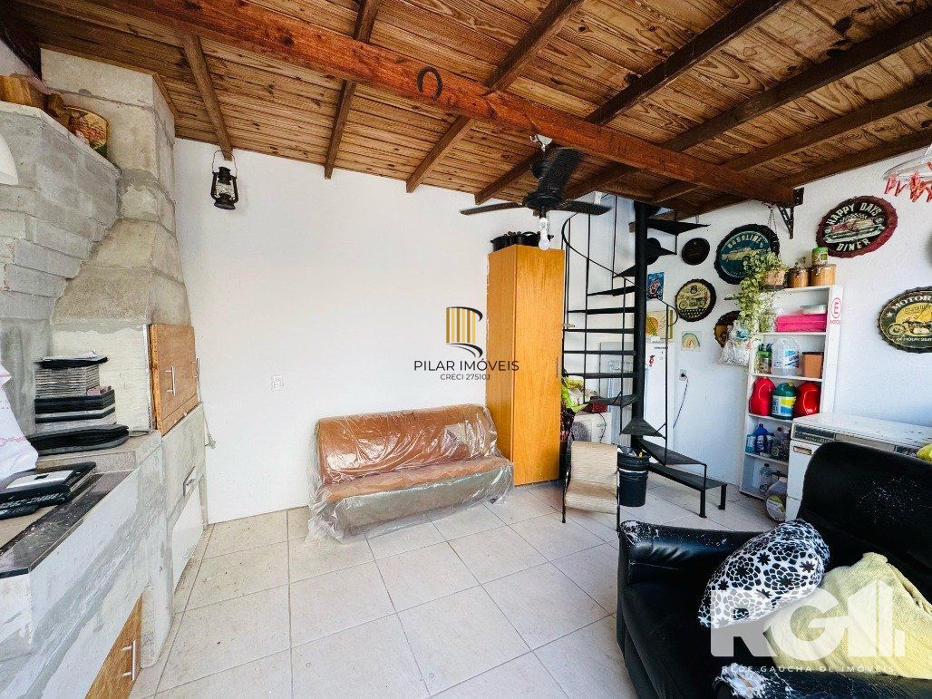 Casa 2 dormitórios no bairro Hípica