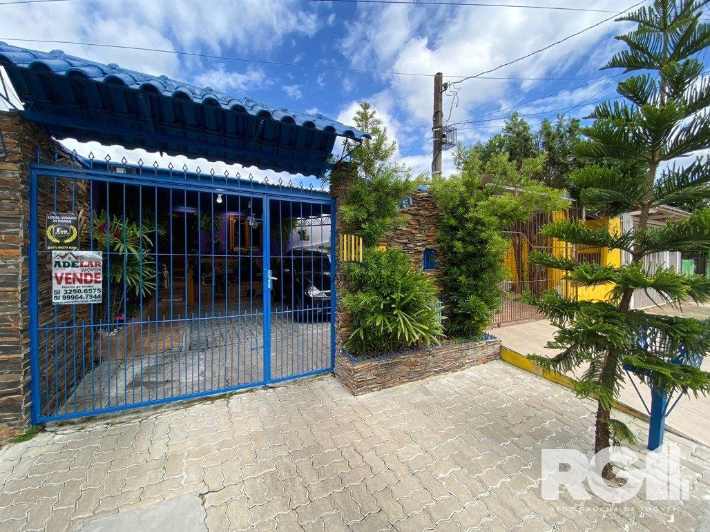 Casa 3 dormitórios no bairro Hípica