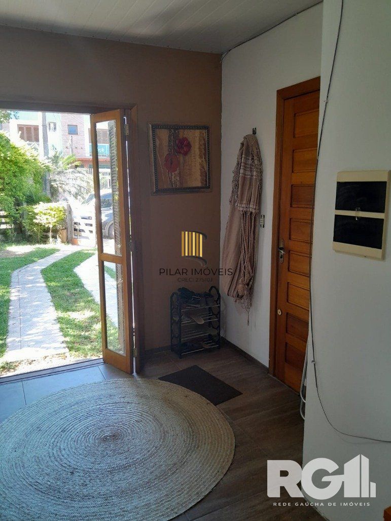 Casa 3 dormitórios no bairro Hípica