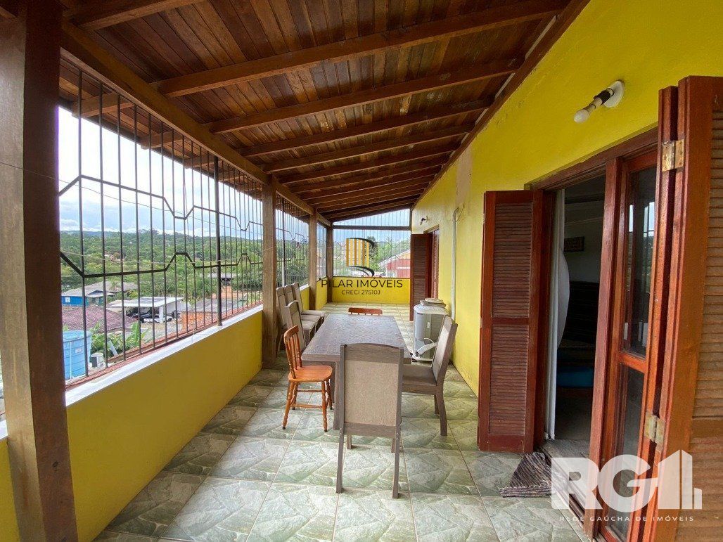 Casa 3 dormitórios no bairro Hípica