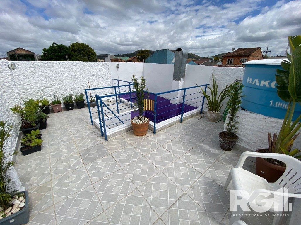 Casa 3 dormitórios no bairro Hípica