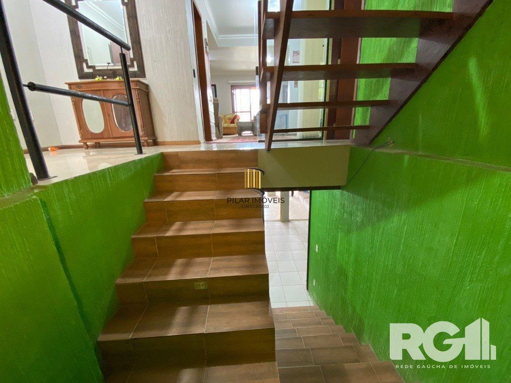 Casa 3 dormitórios no bairro Hípica