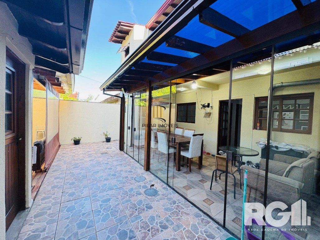 Casa 4 dormitórios no bairro Hípica