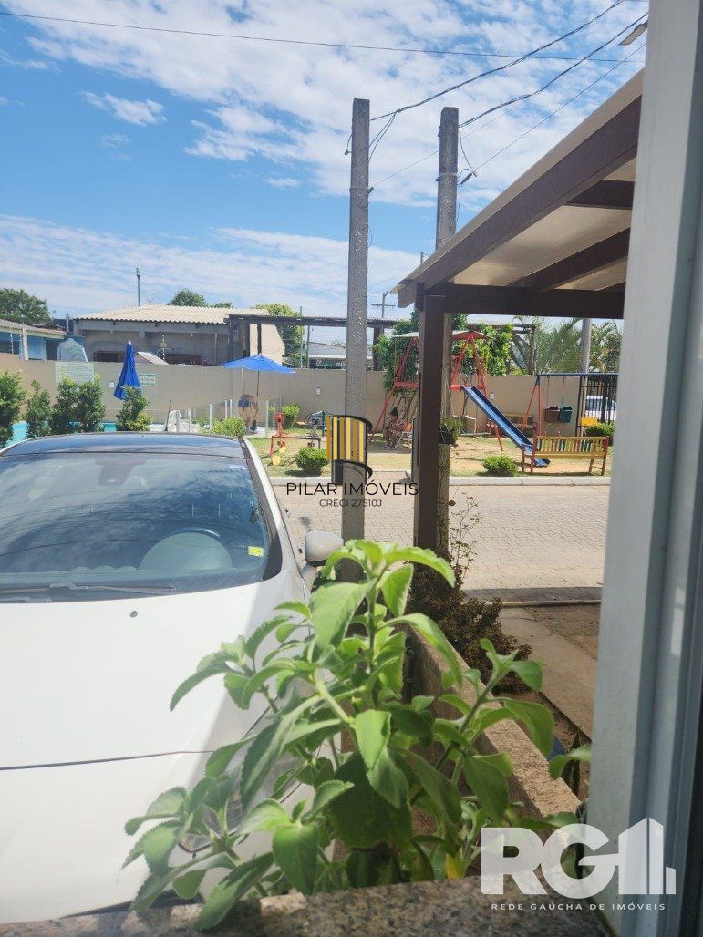 Sobrado 2 dormitórios no bairro Restinga