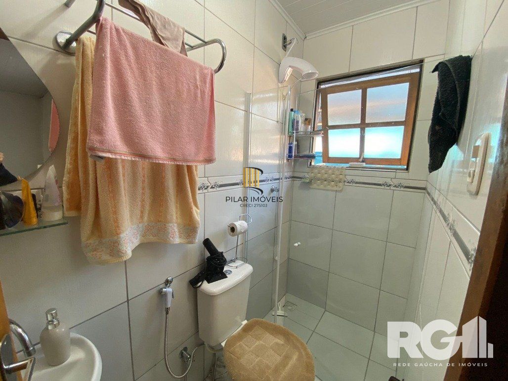 Casa 2 dormitórios no bairro Lami
