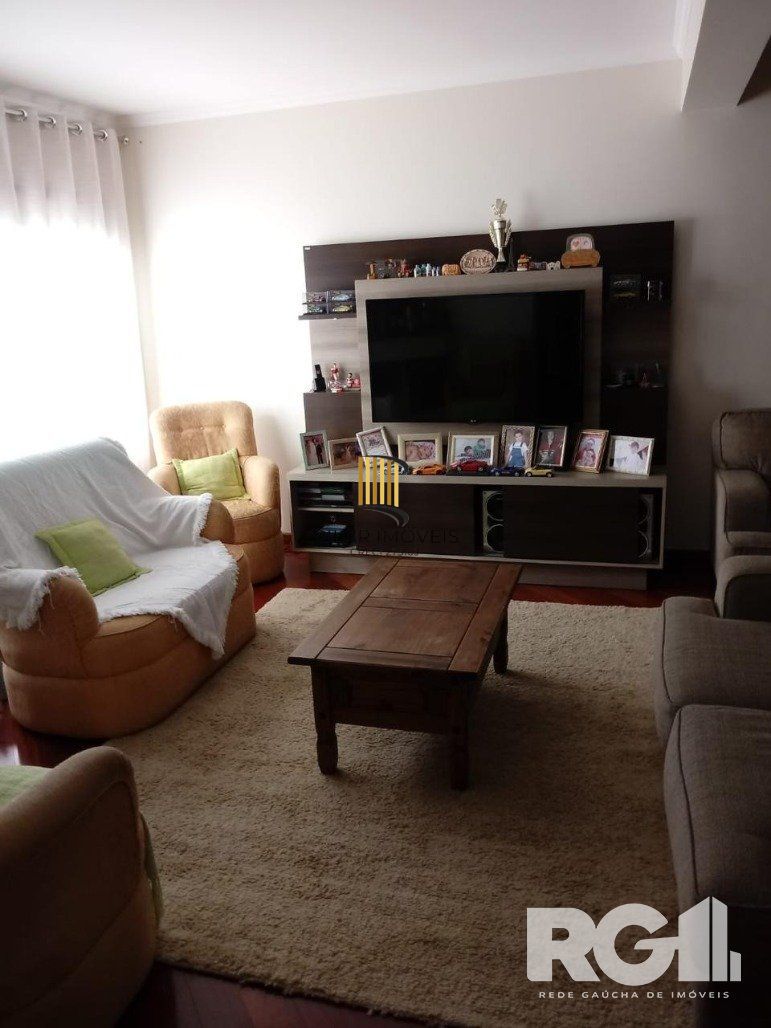 Casa 3 dormitórios no bairro Espírito Santo