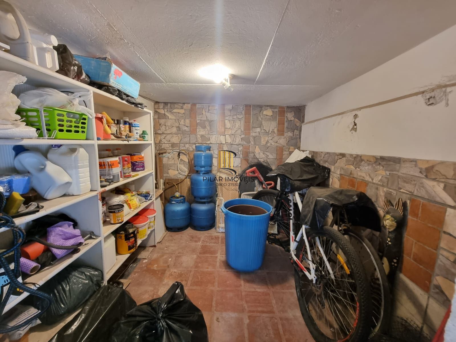 Casa terrea e reformada no bairro Nonoai